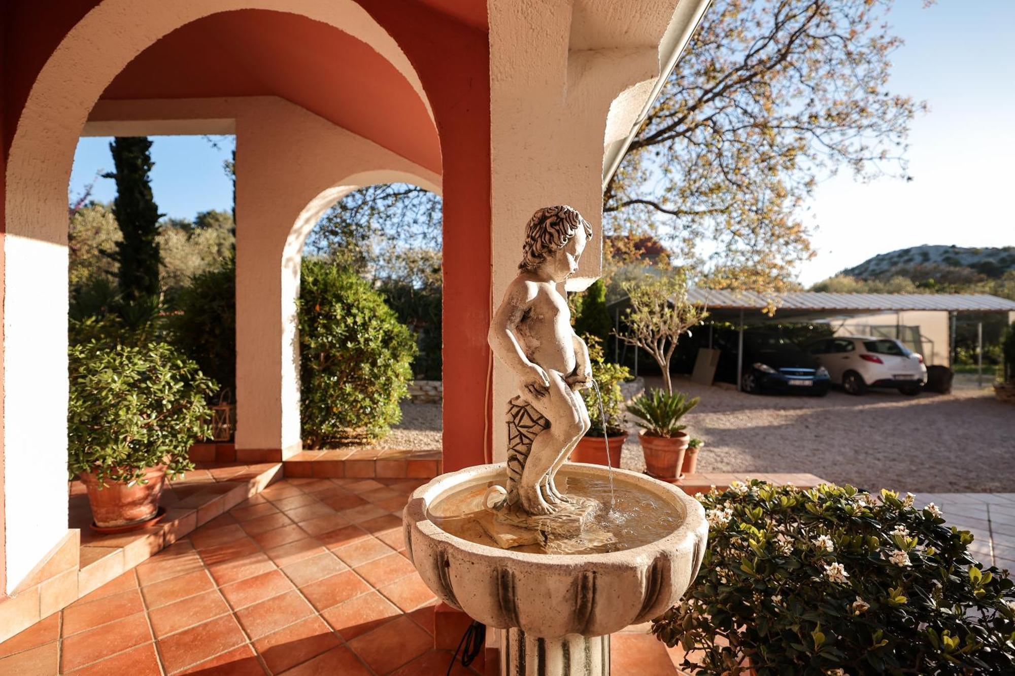 Villa Arta Drage Exteriör bild