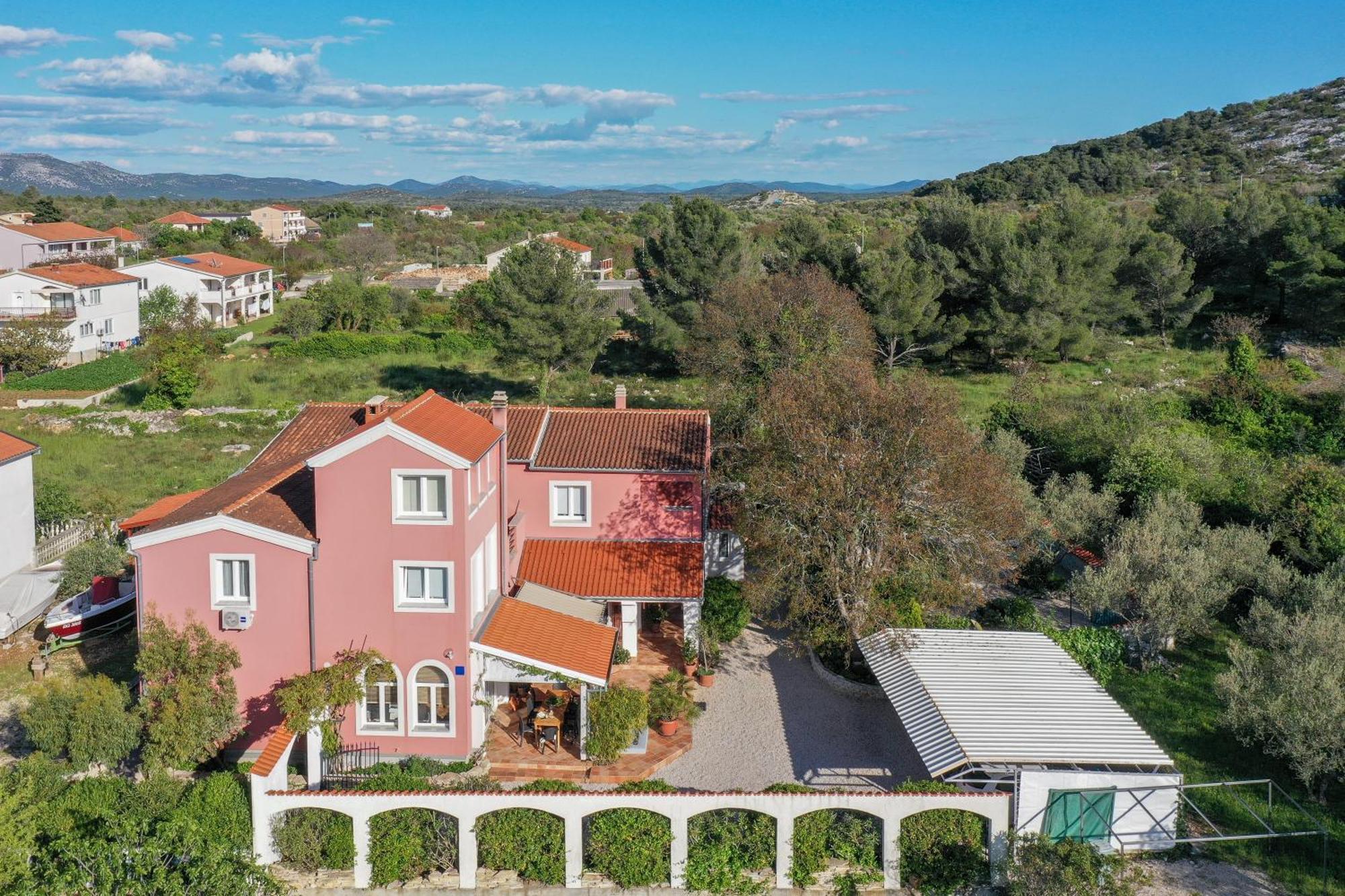 Villa Arta Drage Exteriör bild