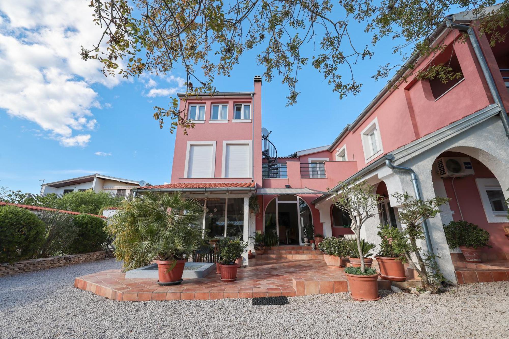 Villa Arta Drage Exteriör bild